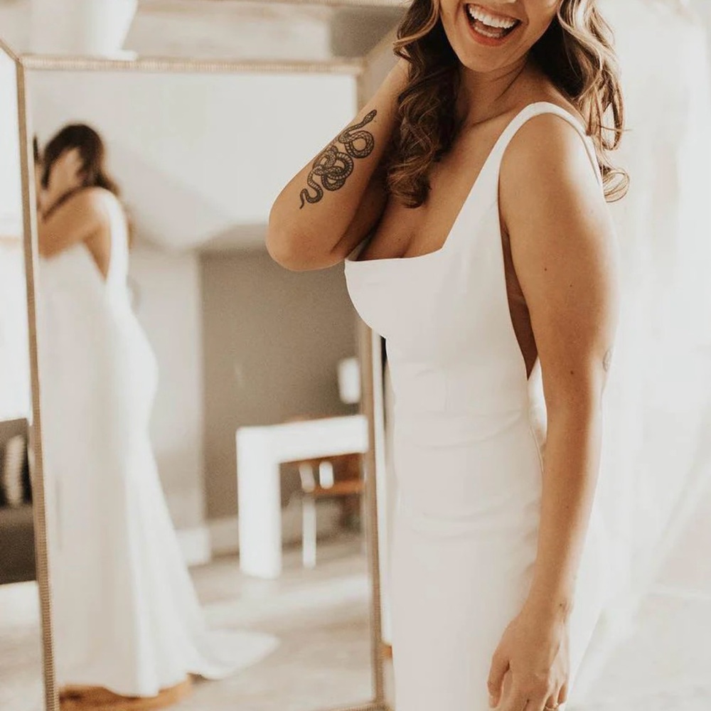 Elegant White Square Neck Mermaid Bridal Dress with Mesh Siding. - Picture 2 of 3